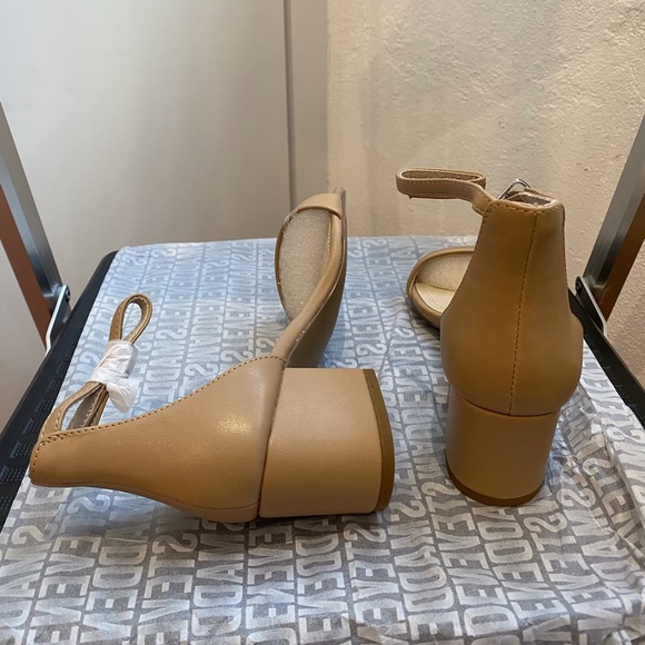 Steve Madden Sandals, Irene Style, Blush Color, Woman Size 4 - Picture 4 of 9